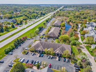 106 S Wynstone Park Drive 104, Barrington, IL 60010