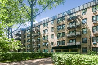 4 Birchwood Court 3J, Mineola, NY 11501