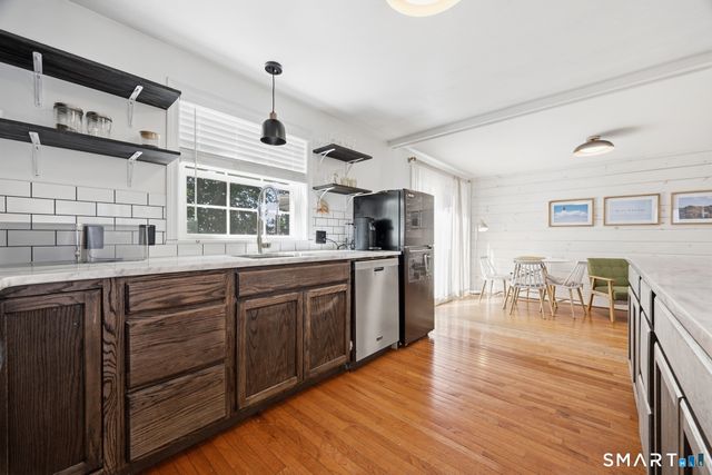 77 Bayshore Drive, New London, CT 06320