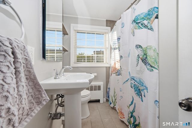 77 Bayshore Drive, New London, CT 06320