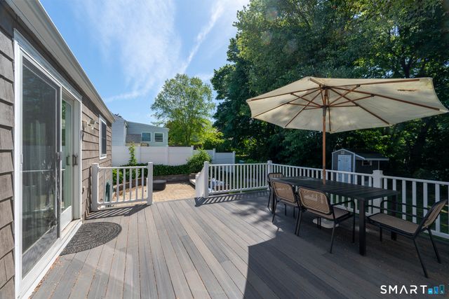 77 Bayshore Drive, New London, CT 06320