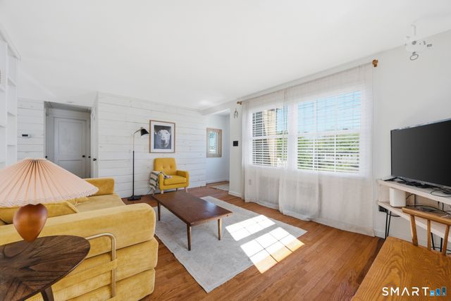 77 Bayshore Drive, New London, CT 06320