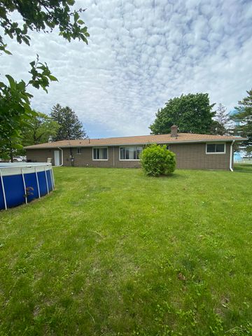 1032 N Hemlock Road, Richland Twp, MI 48626