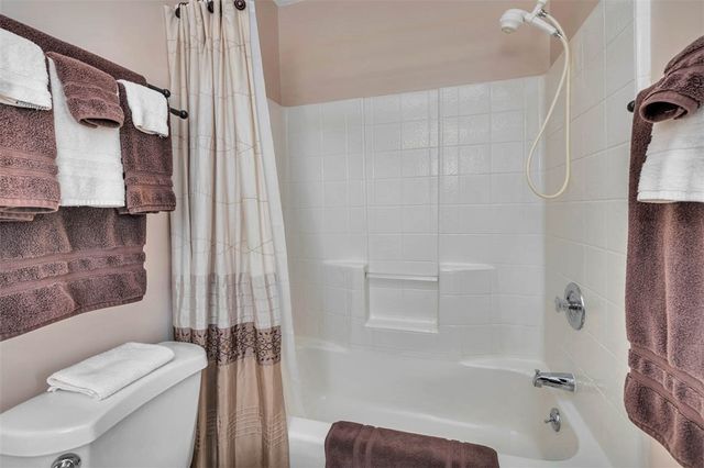 1000 Mallery Street Ext D27, St Simons Island, GA 31522