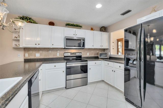 1000 Mallery Street Ext D27, St Simons Island, GA 31522