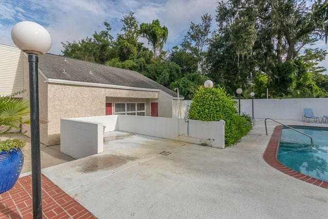 1000 Mallery Street Ext D27, St Simons Island, GA 31522