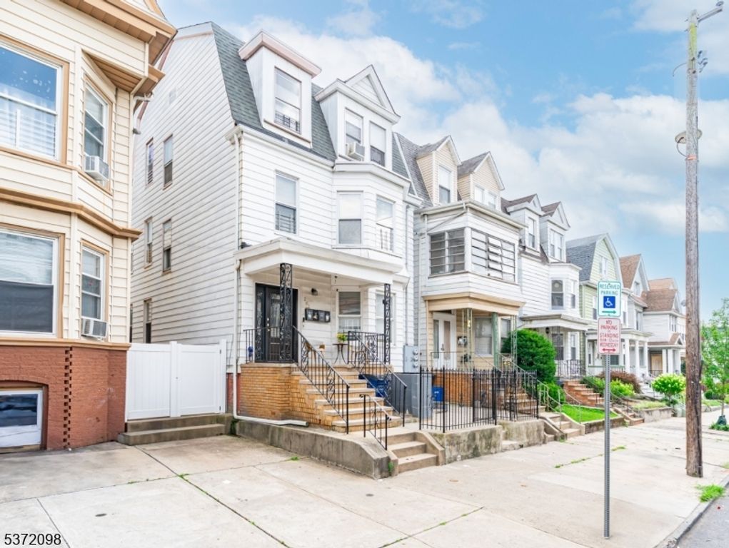 261 Ridge St, Newark City, NJ 07104