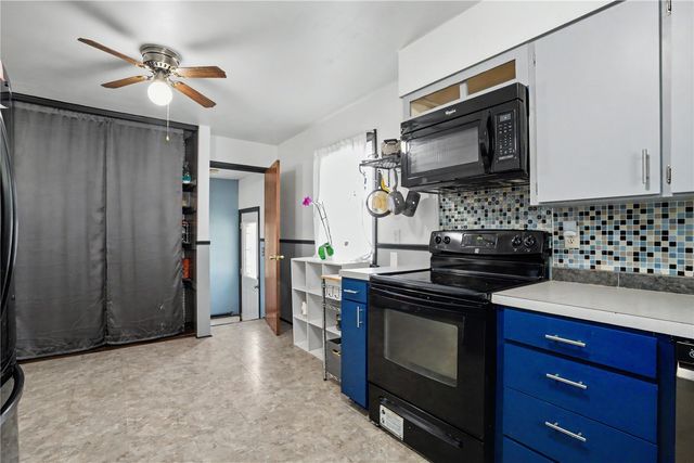 203 Roosevelt Street, Alburnett, IA 52202
