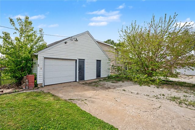 203 Roosevelt Street, Alburnett, IA 52202