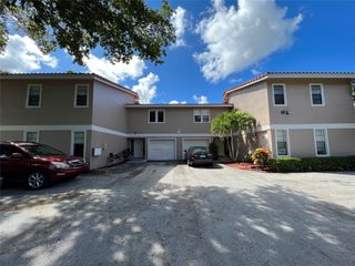 11500 NW 44th St, Coral Springs, FL 33065