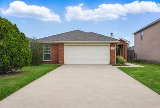 1040 Castille Drive, Grand Prairie, TX 75051