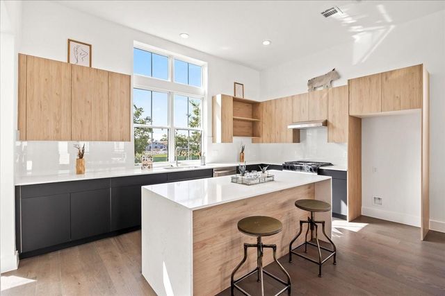 2855 Decker Place, Houston, TX 77003