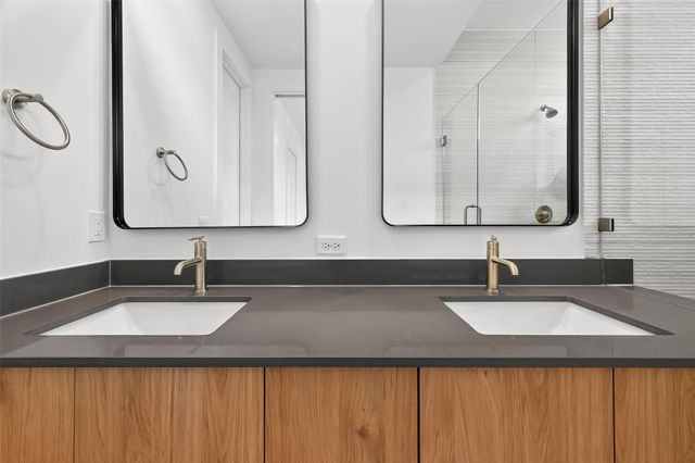 2855 Decker Place, Houston, TX 77003