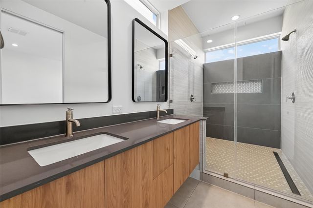 2855 Decker Place, Houston, TX 77003