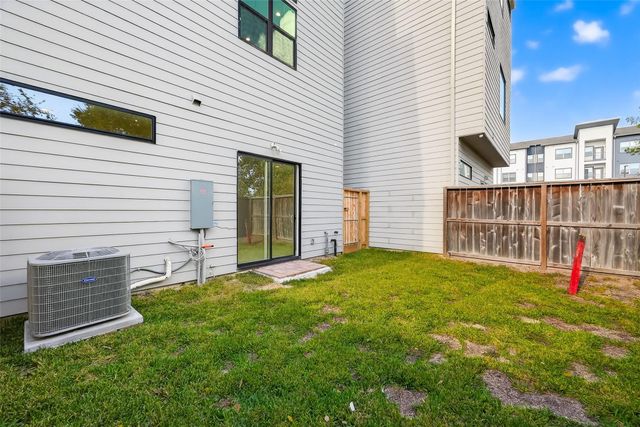 2855 Decker Place, Houston, TX 77003