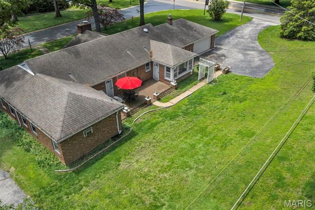 9071 Monmouth Drive, St Louis, MO 63117