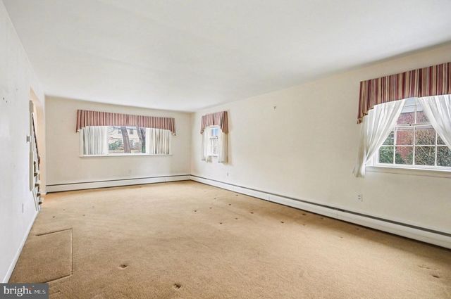 1045 GRANDVIEW BLVD, Lancaster, PA 17601