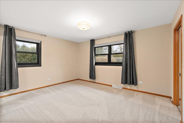 7440 W Manitoba Drive, Palos Heights, IL 60463