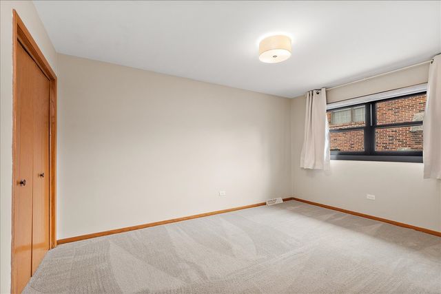 7440 W Manitoba Drive, Palos Heights, IL 60463