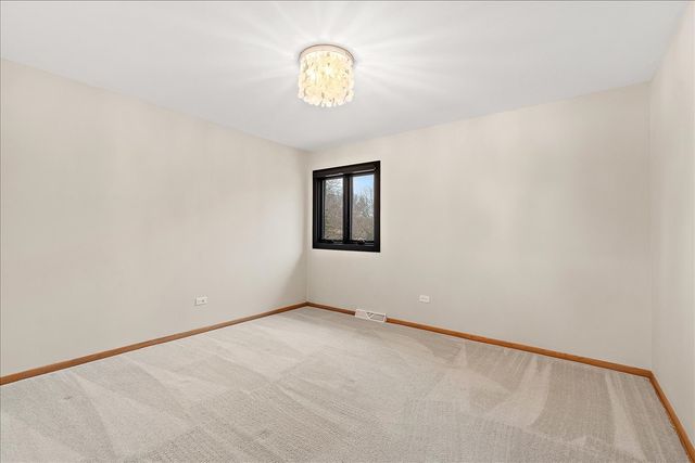 7440 W Manitoba Drive, Palos Heights, IL 60463