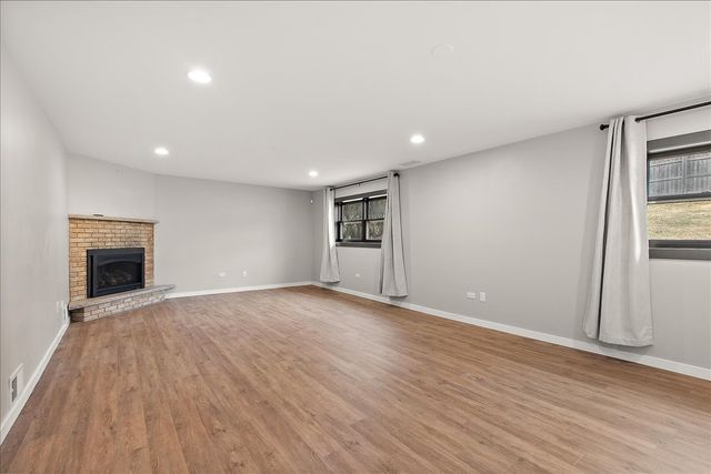 7440 W Manitoba Drive, Palos Heights, IL 60463