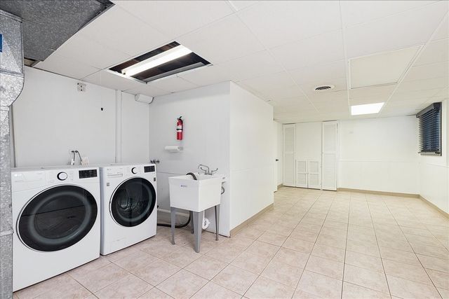 7440 W Manitoba Drive, Palos Heights, IL 60463