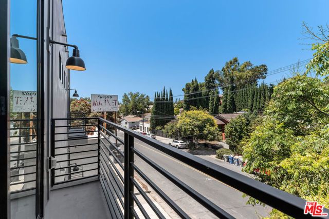 1821 N Ashmore Street, Los Angeles, CA 90026