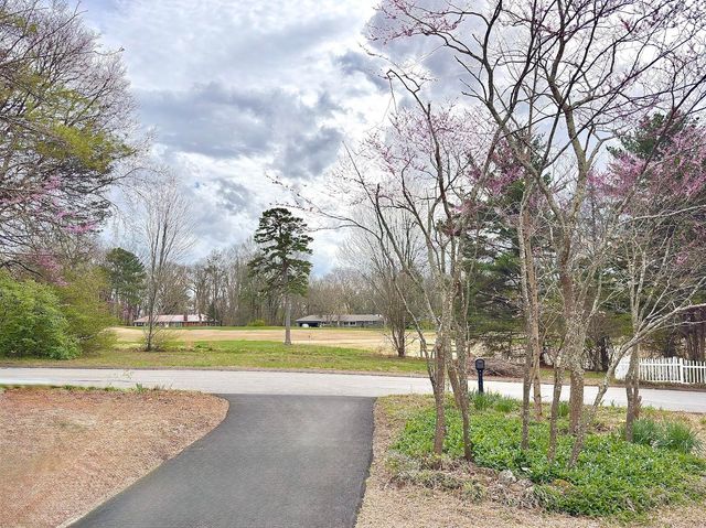 104 Pinehurst Lane, Signal Mountain, TN 37377