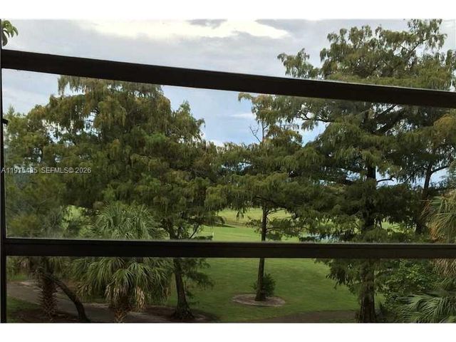 8301 Sands Point Blvd S202, Tamarac, FL 33321