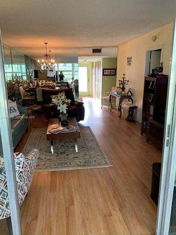 8301 Sands Point Blvd S202, Tamarac, FL 33321