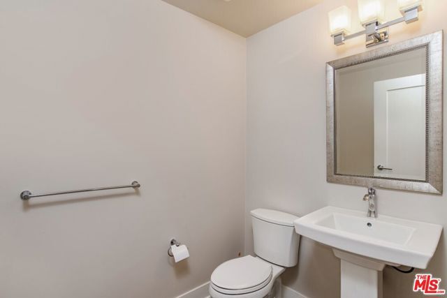 313 S Reeves Drive 203, Beverly Hills, CA 90212