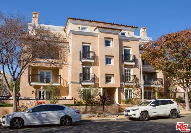 313 S Reeves Drive 203, Beverly Hills, CA 90212
