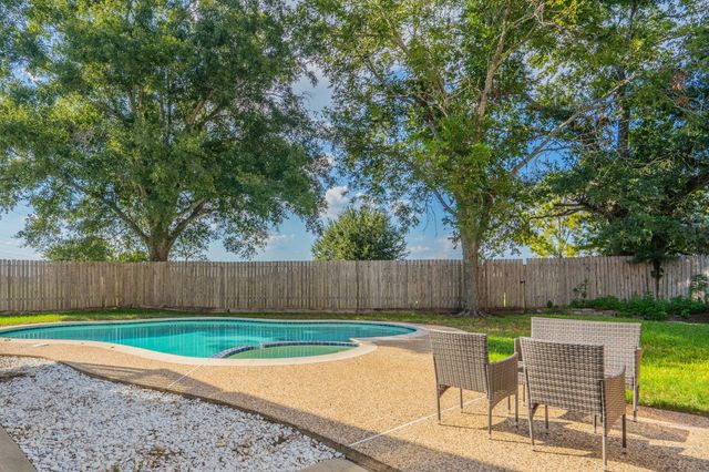 23003 N Waterlily Drive, Richmond, TX 77406