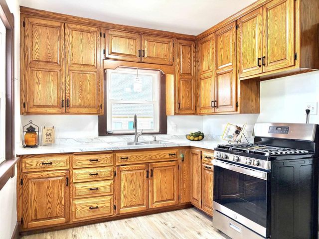 808 7TH STREET, Green Bay, WI 54304