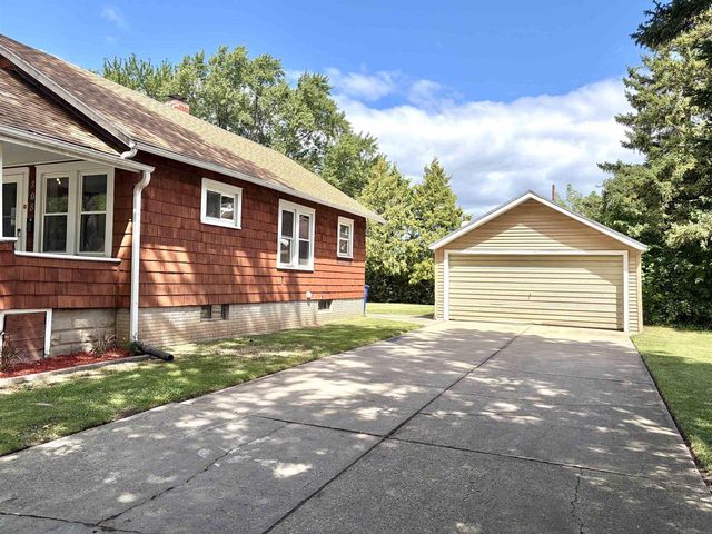 808 7TH STREET, Green Bay, WI 54304