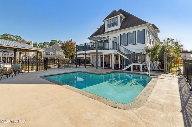 104 Poplar Point, Pass Christian, MS 39571