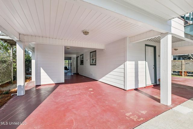 104 Poplar Point, Pass Christian, MS 39571