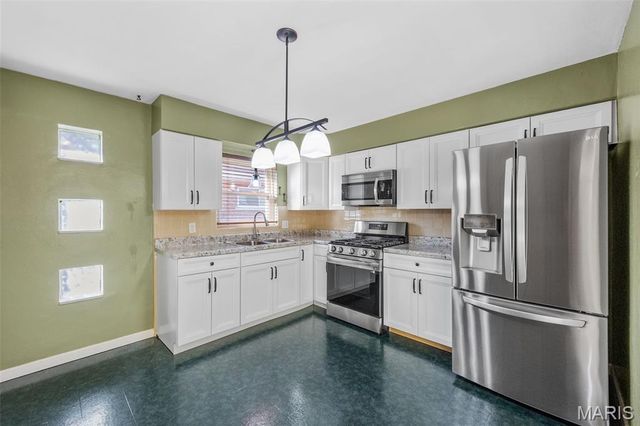 5619 Arendes Drive, St Louis, MO 63116