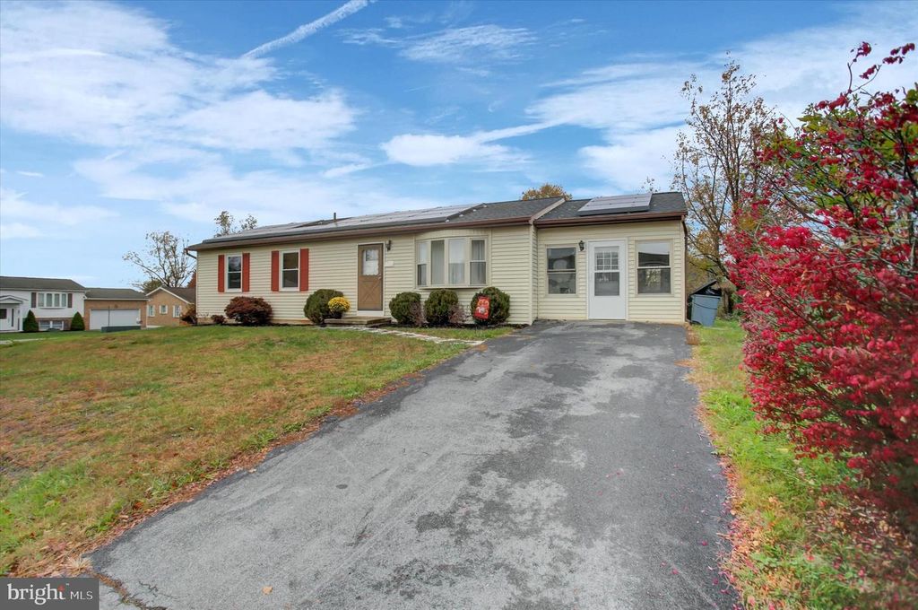 Image 2 of property listing at 501 CORNELL AVE, Hagerstown, MD 21742