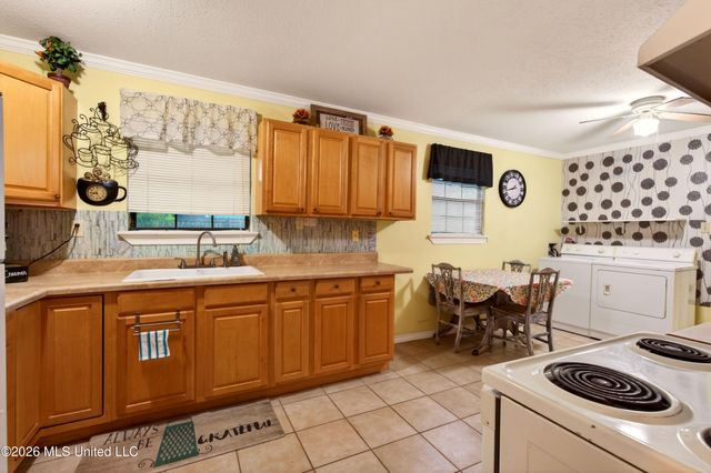 4502 New Hope Avenue, Pascagoula, MS 39581
