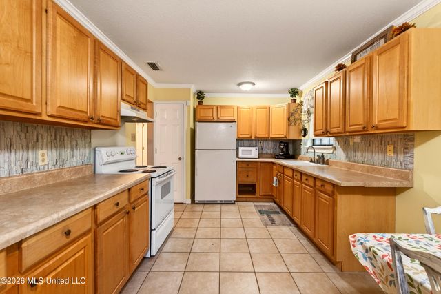 4502 New Hope Avenue, Pascagoula, MS 39581