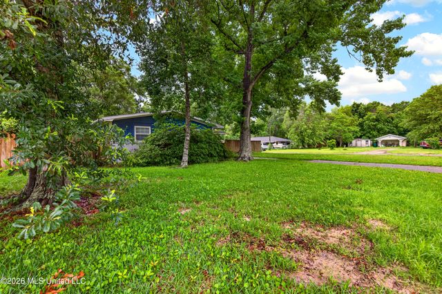 4502 New Hope Avenue, Pascagoula, MS 39581