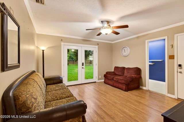4502 New Hope Avenue, Pascagoula, MS 39581