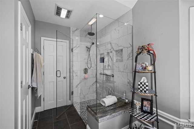 825 Greenwich Green Lane, Town And Country, MO 63017