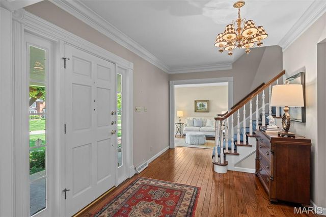 825 Greenwich Green Lane, Town And Country, MO 63017