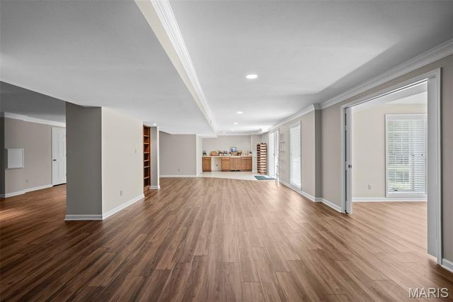 825 Greenwich Green Lane, Town And Country, MO 63017