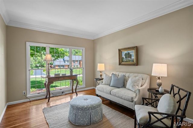 825 Greenwich Green Lane, Town And Country, MO 63017