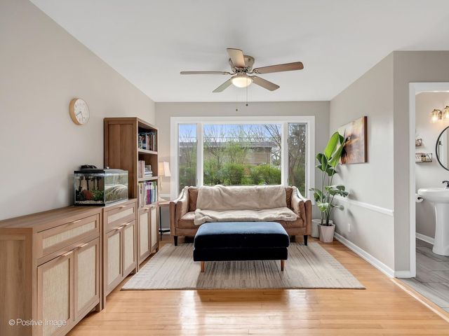 407 10th Court, St. Charles, IL 60174