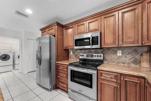966 NW 37TH Avenue, Delray Beach, FL 33445