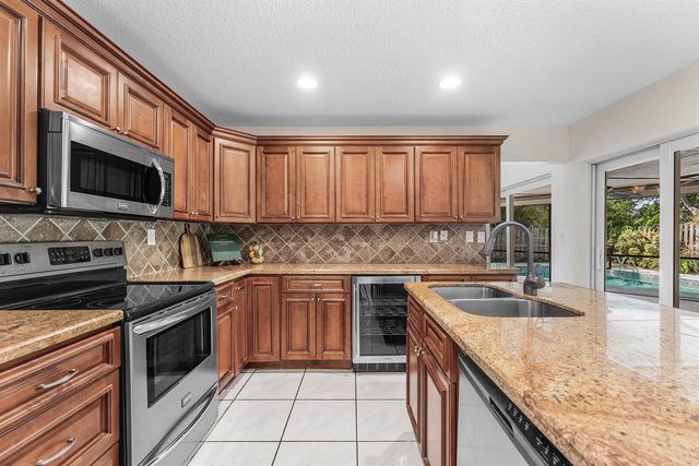 966 NW 37TH Avenue, Delray Beach, FL 33445